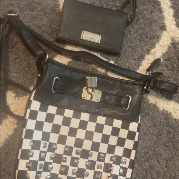 Both wallet and purse - Picture 4 of 4